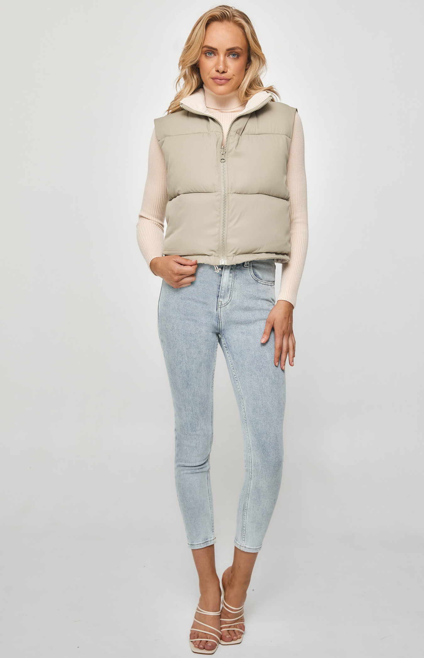 Contrast Reversible Puffer Vest (SJT377B) | Style State